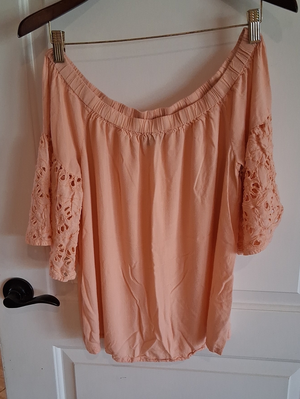 Nine West On/off Shoulder Peach Top Size Medium
